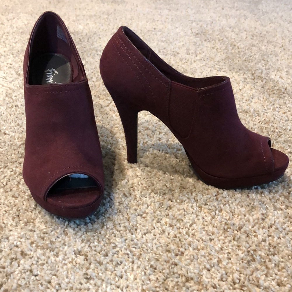 SALE Fiona suede-like material cranberry platform booty heals